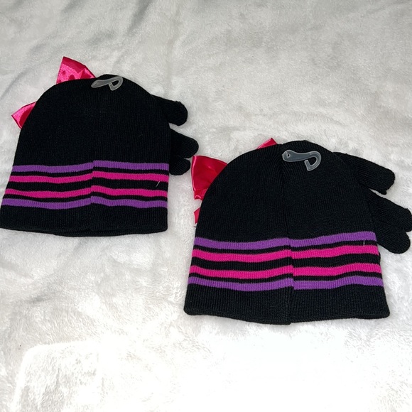 Set of 2 Nickelodeon Jojo, beanie hat and gloves. - Picture 4 of 8